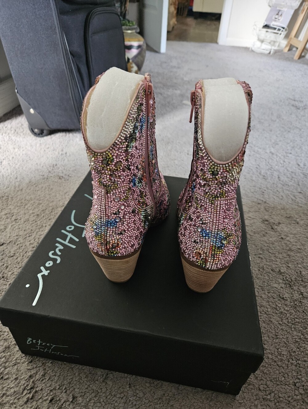 Betsey Johnson Pink Floral Crystal Western Booties Sz 8 $125 NWT - Picture 3 of 5